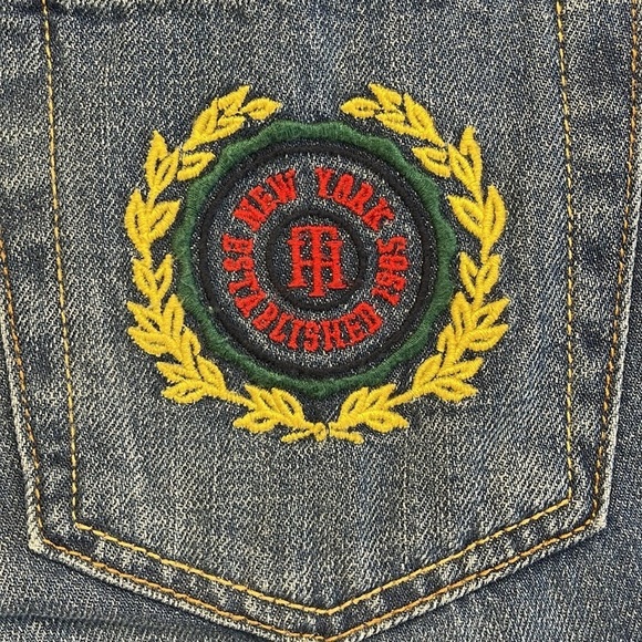 Tommy Hilfiger NWT Distressed Embroidered Pocket Slim Boyfriend Jeans - Picture 3 of 15